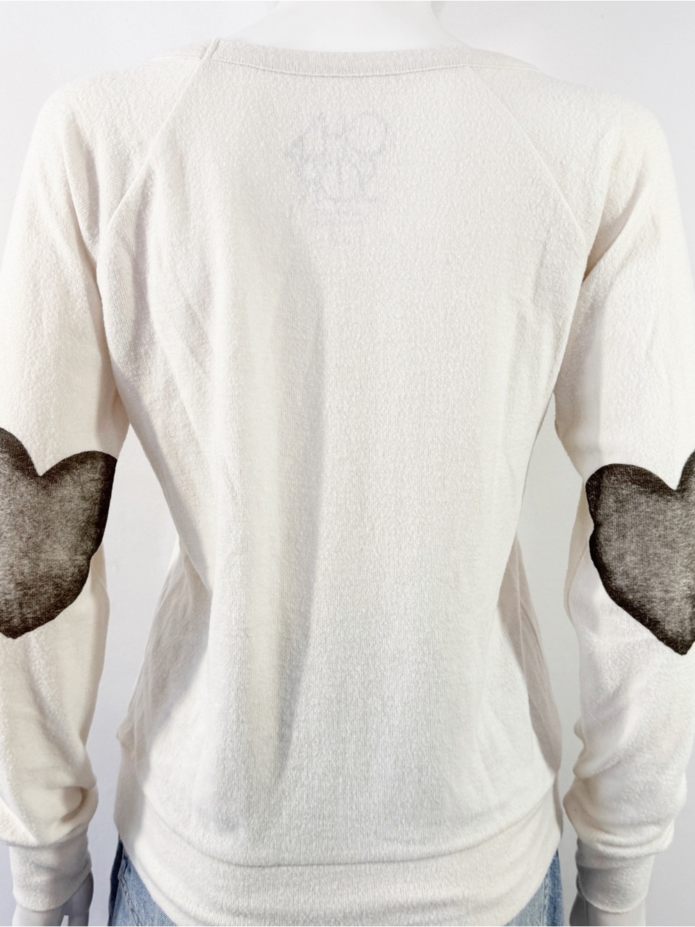 Chaser Ivory Pullover Jumper Female Face Eyelashes Size XS Casual Comfortable - Picture 5 of 8